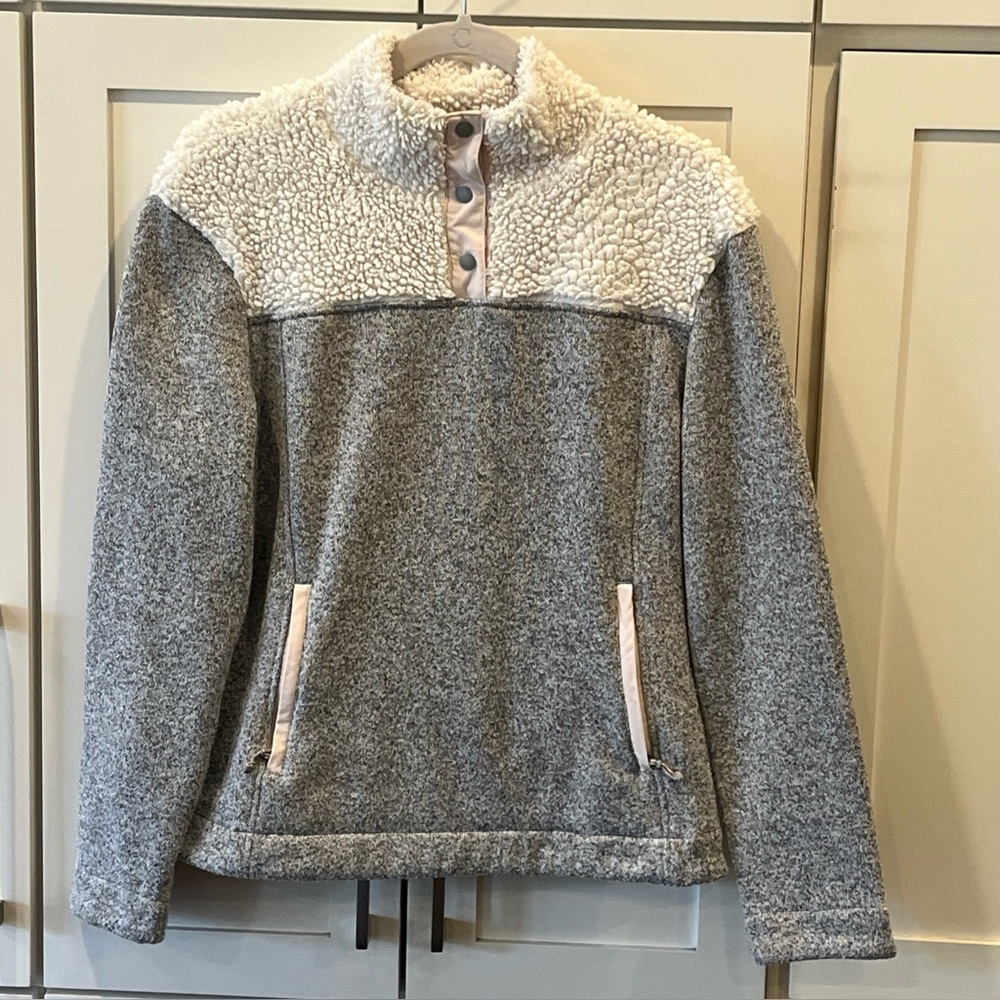 Title Nine Women’s Callitrix Fleece Pullover Sweater Sherpa Medium White Gray